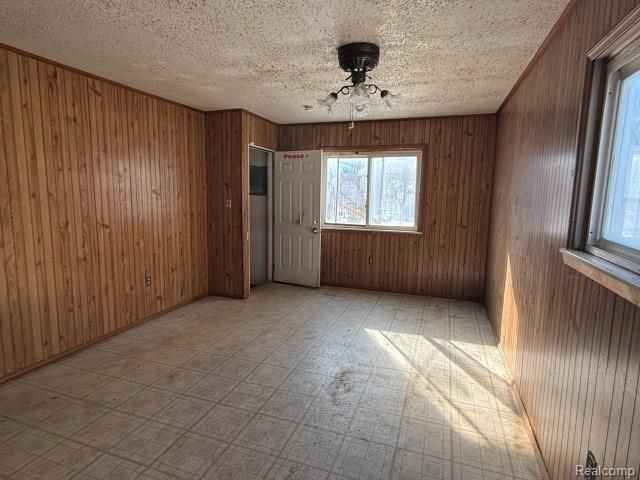 151 W Sheffield Avenue, Pontiac, MI 48340