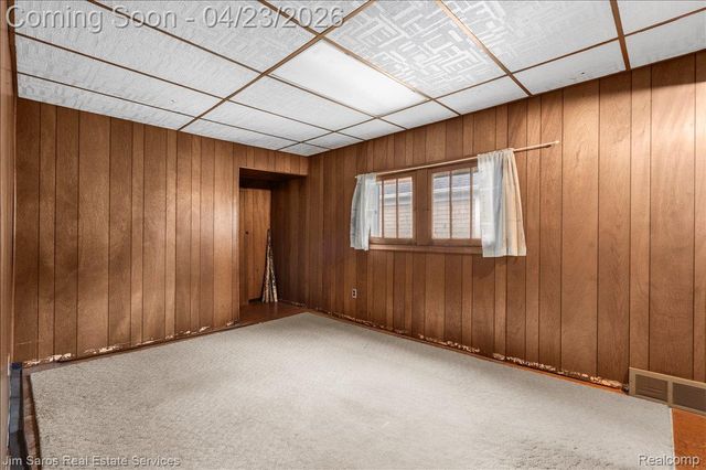 1053 Wayburn Street, Grosse Pointe Park, MI 48230
