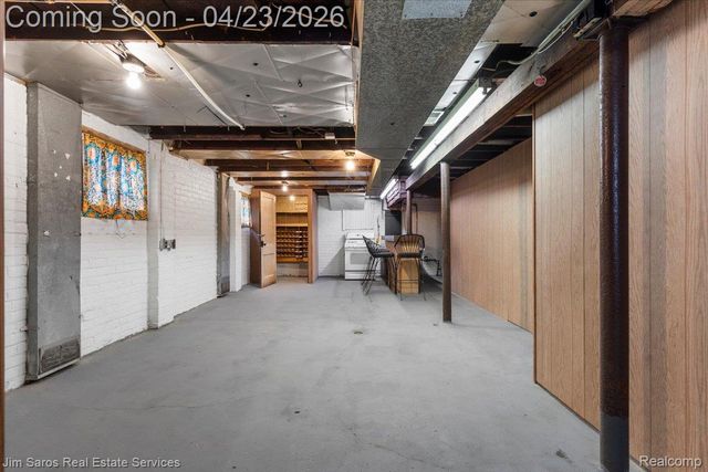 1053 Wayburn Street, Grosse Pointe Park, MI 48230