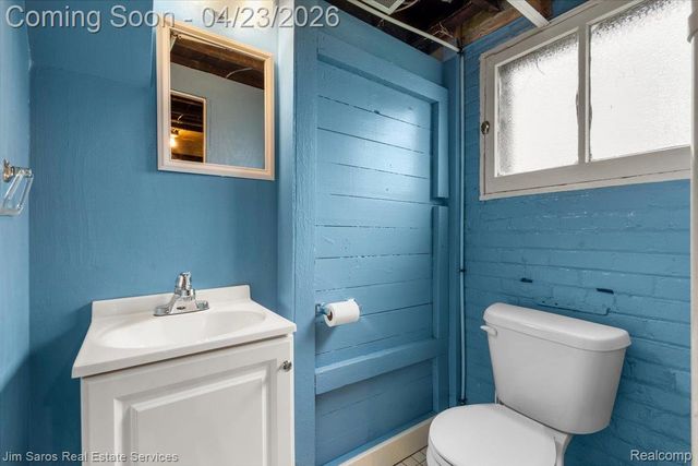 1053 Wayburn Street, Grosse Pointe Park, MI 48230