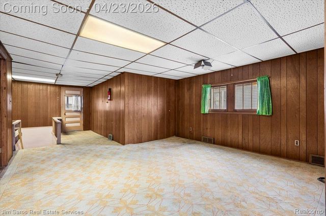 1053 Wayburn Street, Grosse Pointe Park, MI 48230
