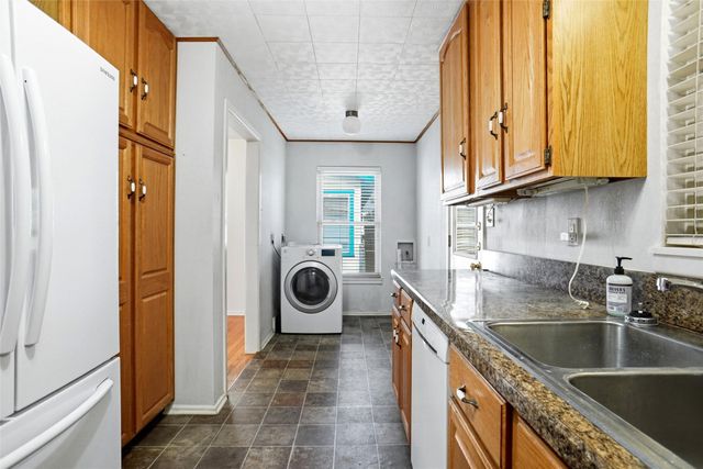 900 Emery Street, Denton, TX 76201