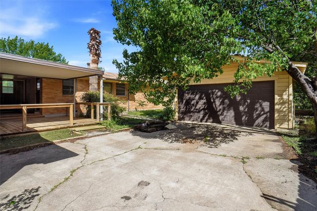 900 Emery Street, Denton, TX 76201