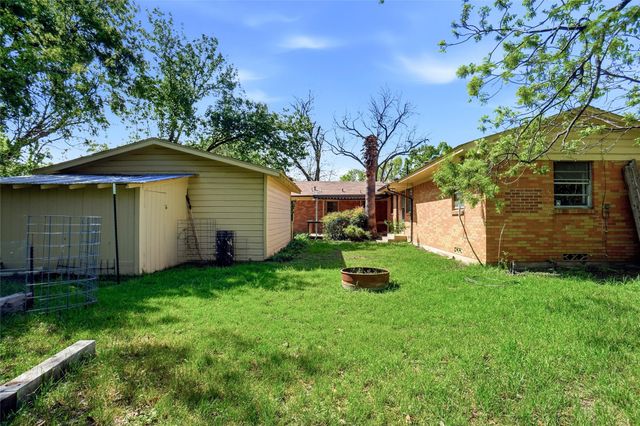 900 Emery Street, Denton, TX 76201