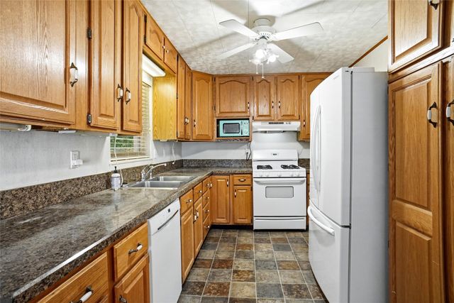 900 Emery Street, Denton, TX 76201
