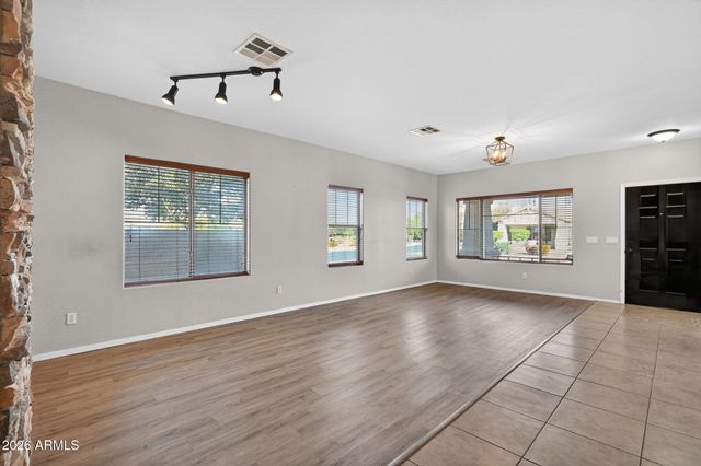 939 E SOURWOOD Drive, Gilbert, AZ 85298