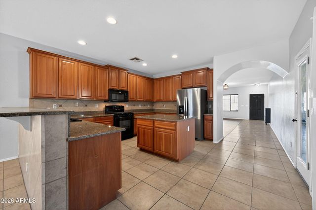 939 E SOURWOOD Drive, Gilbert, AZ 85298