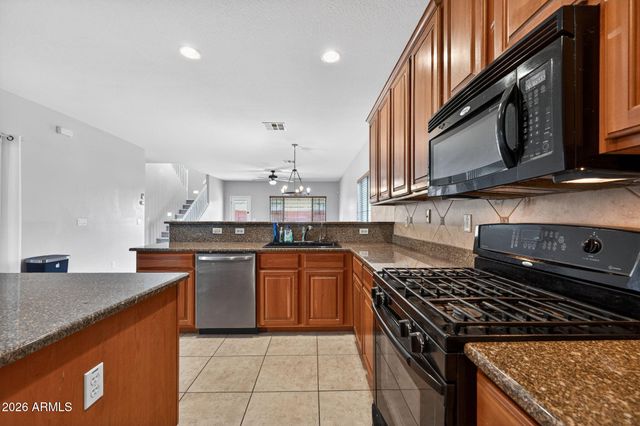 939 E SOURWOOD Drive, Gilbert, AZ 85298