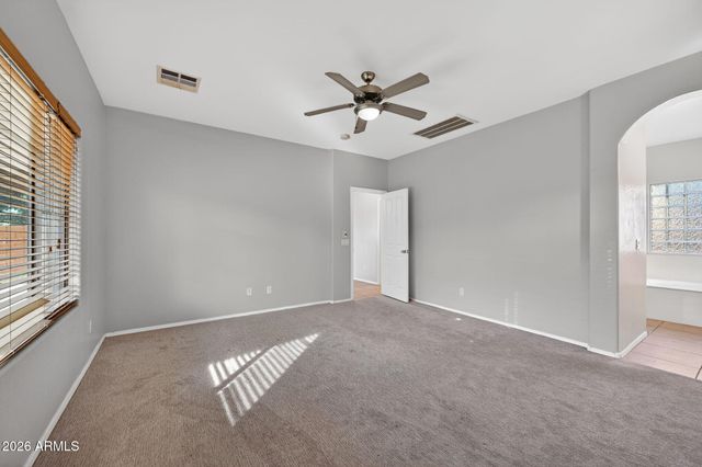 939 E SOURWOOD Drive, Gilbert, AZ 85298