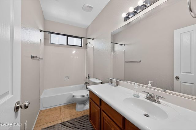 939 E SOURWOOD Drive, Gilbert, AZ 85298