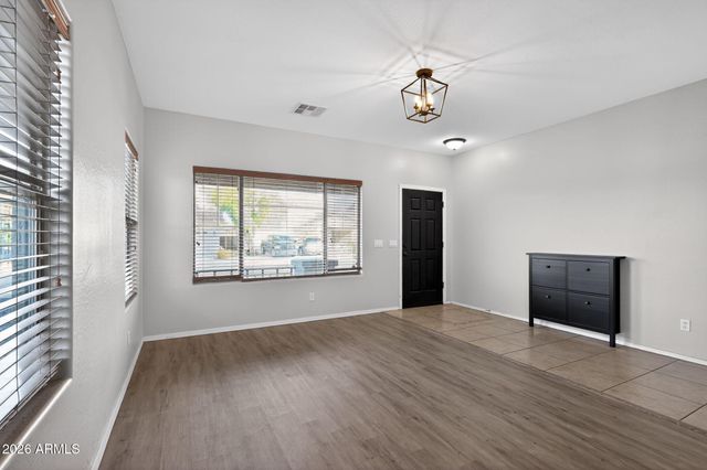 939 E SOURWOOD Drive, Gilbert, AZ 85298