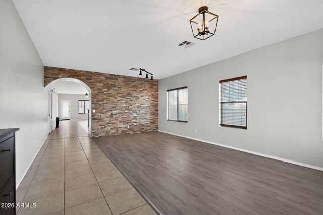 939 E SOURWOOD Drive, Gilbert, AZ 85298