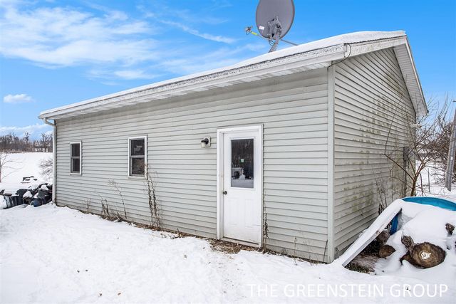1950 E Dowling Road, Hastings, MI 49058