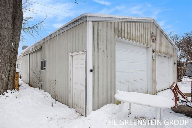 1950 E Dowling Road, Hastings, MI 49058