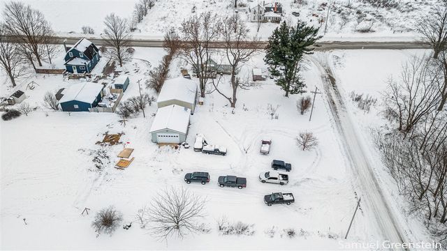 1950 E Dowling Road, Hastings, MI 49058