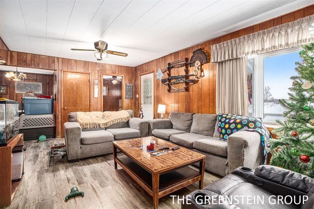 1950 E Dowling Road, Hastings, MI 49058