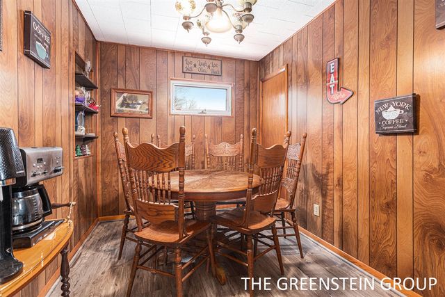 1950 E Dowling Road, Hastings, MI 49058