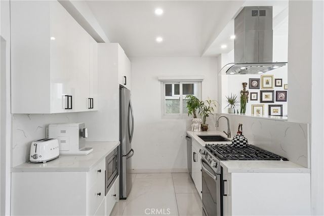1729 Axenty Way, Redondo Beach, CA 90278