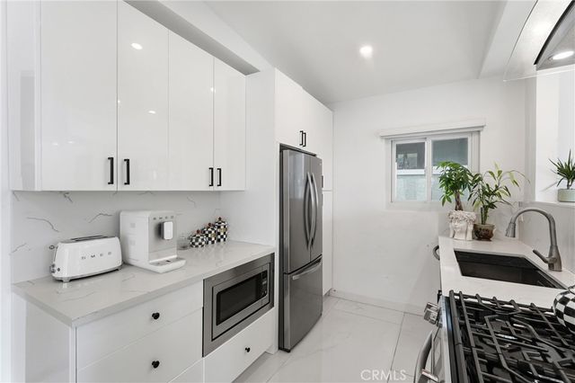 1729 Axenty Way, Redondo Beach, CA 90278
