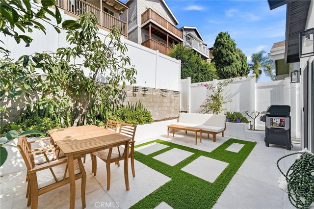 1729 Axenty Way, Redondo Beach, CA 90278