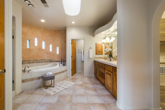 13723 Apache Plume Place NE, Albuquerque, NM 87111
