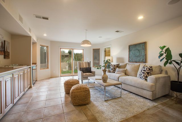13723 Apache Plume Place NE, Albuquerque, NM 87111