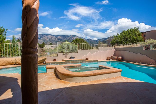 13723 Apache Plume Place NE, Albuquerque, NM 87111