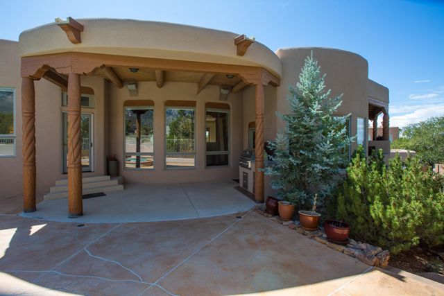 13723 Apache Plume Place NE, Albuquerque, NM 87111