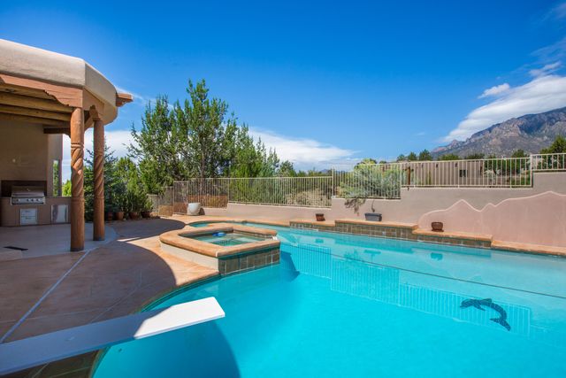 13723 Apache Plume Place NE, Albuquerque, NM 87111
