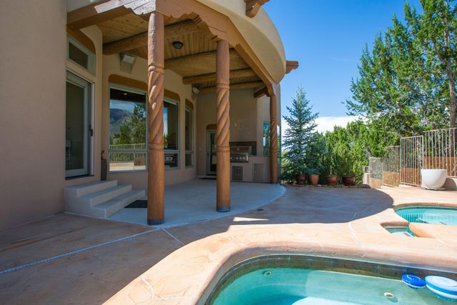 13723 Apache Plume Place NE, Albuquerque, NM 87111