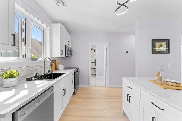 446 Broadway 2, Somerville, MA 02145