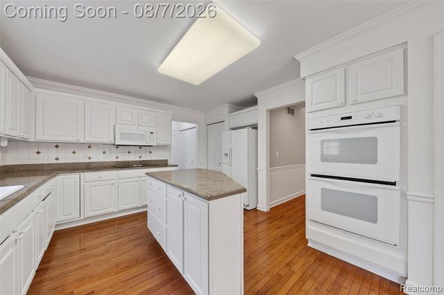 18144 Cascade Drive, Northville, MI 48168