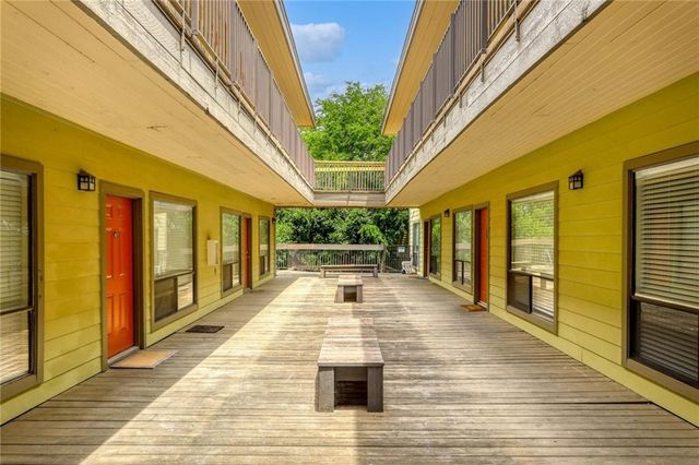 908 Poplar ST 105, Austin, TX 78705