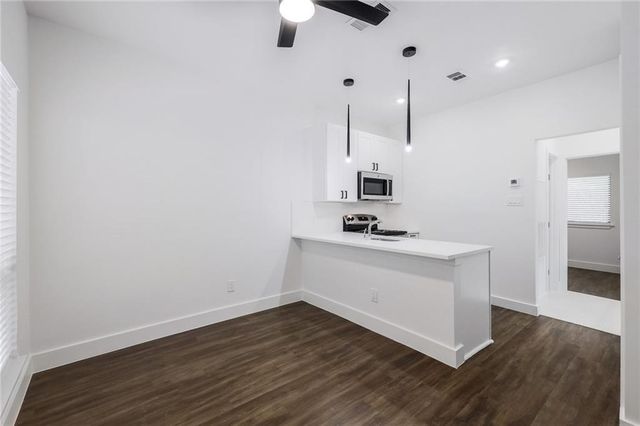 908 Poplar ST 105, Austin, TX 78705