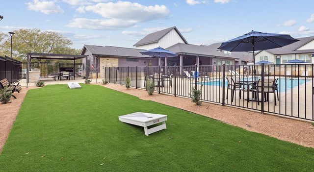 631 Canvas Ave, Fulshear, TX 77441