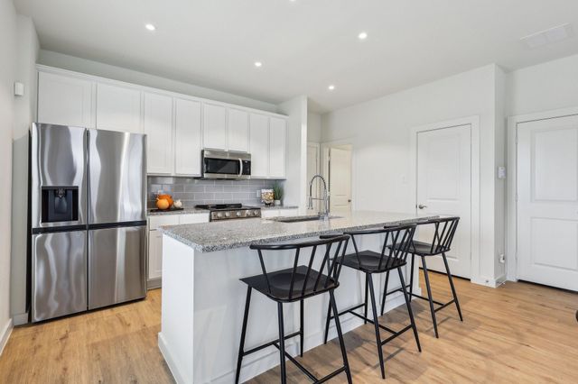 631 Canvas Ave, Fulshear, TX 77441