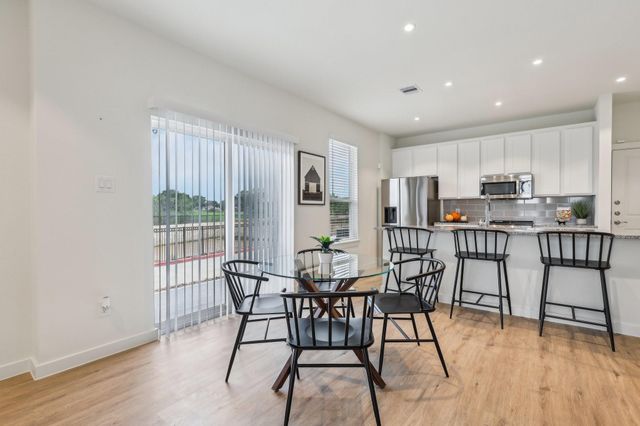 631 Canvas Ave, Fulshear, TX 77441