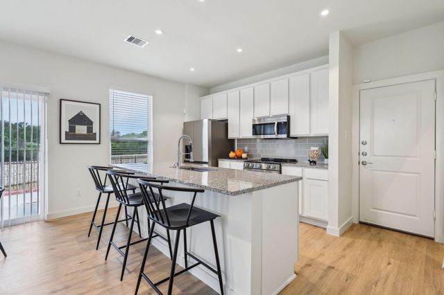 631 Canvas Ave, Fulshear, TX 77441