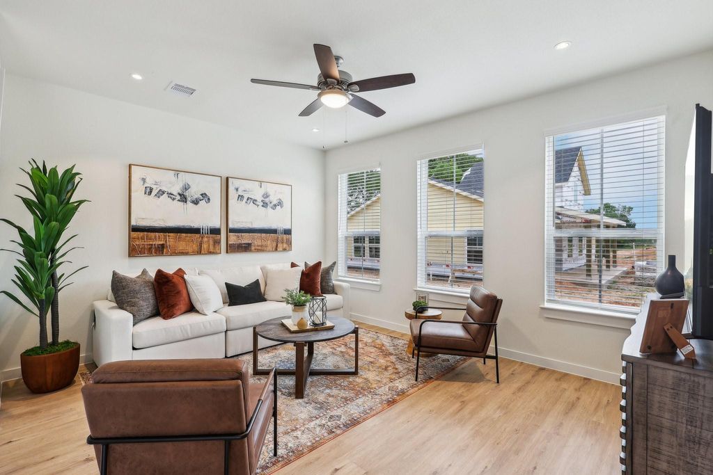 631 Canvas Ave, Fulshear, TX 77441