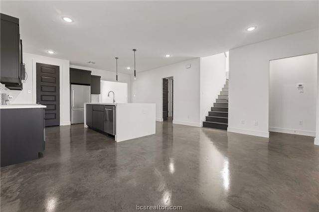 3009 Alpha Wolf Court, College Station, TX 77845