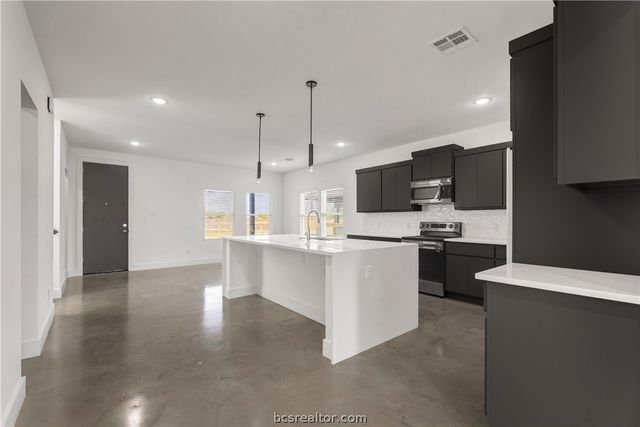 3009 Alpha Wolf Court, College Station, TX 77845