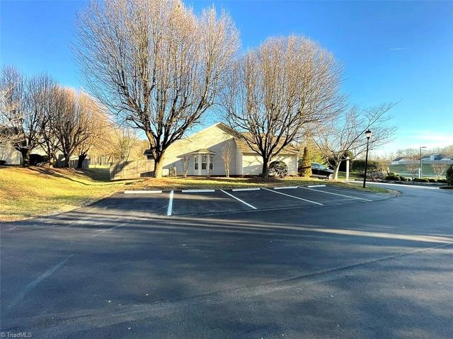 3123 High Bridge Circle, Jamestown, NC 27282