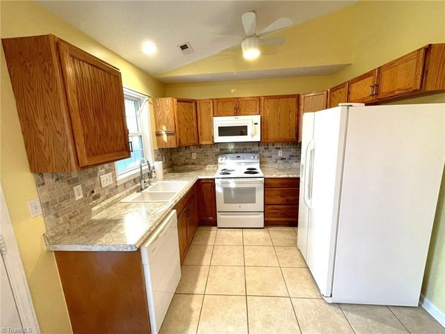 3123 High Bridge Circle, Jamestown, NC 27282