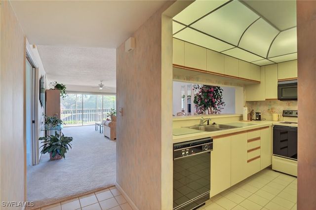 6945 Dennis CIR I201, Naples, FL 34104