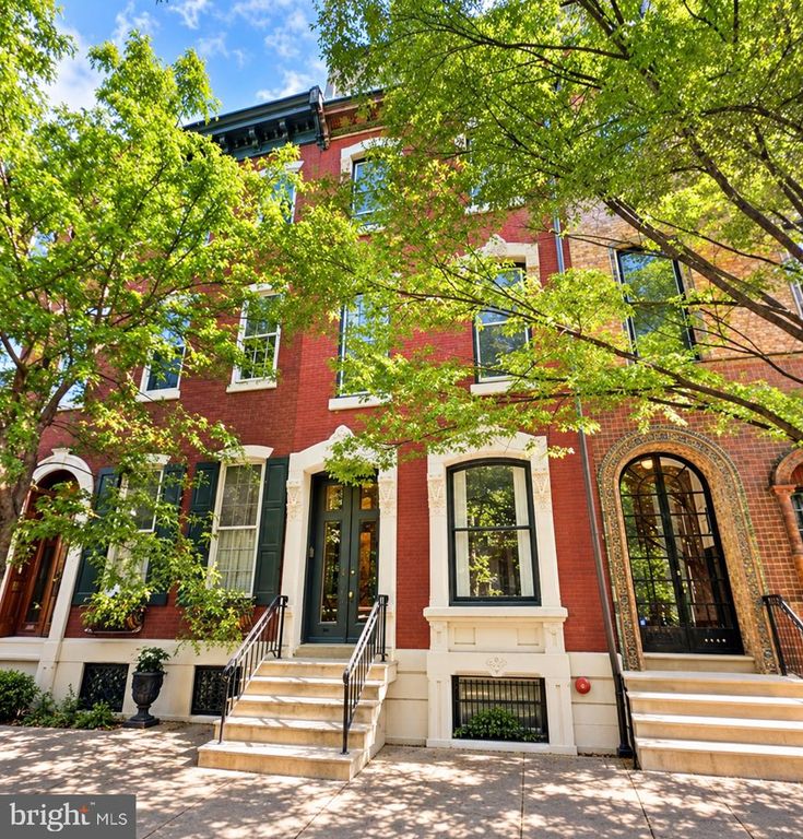 2131 SPRUCE ST, Philadelphia, PA 19103 — exterior