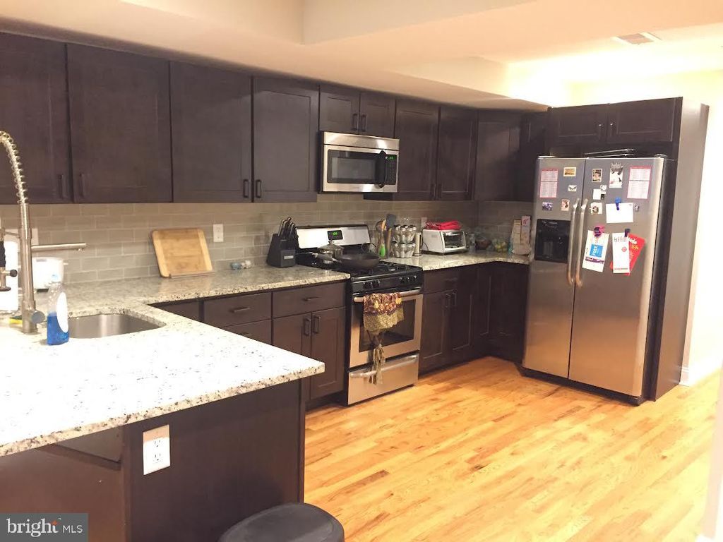 2131 SPRUCE ST, Philadelphia, PA 19103 — photo 2