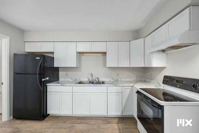 1525 Bacon Avenue, Portage, MI 49002