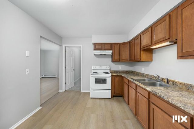 1525 Bacon Avenue, Portage, MI 49002