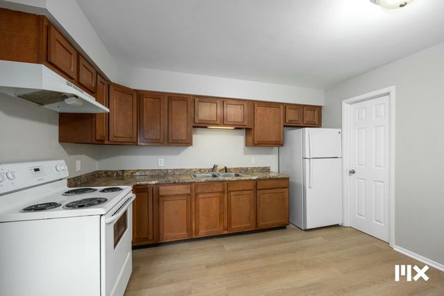 1525 Bacon Avenue, Portage, MI 49002