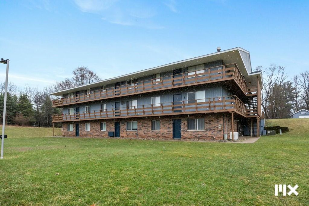 1525 Bacon Avenue, Portage, MI 49002